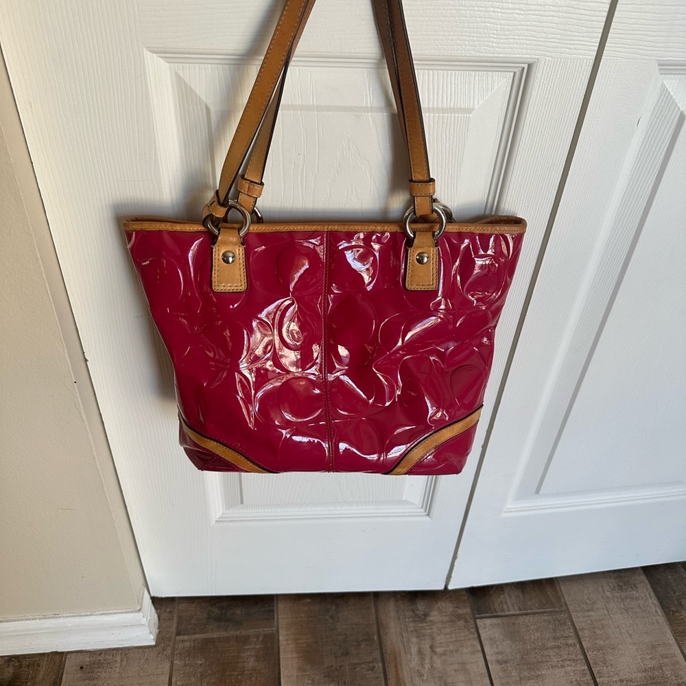 Coach patent leather shoulder bag